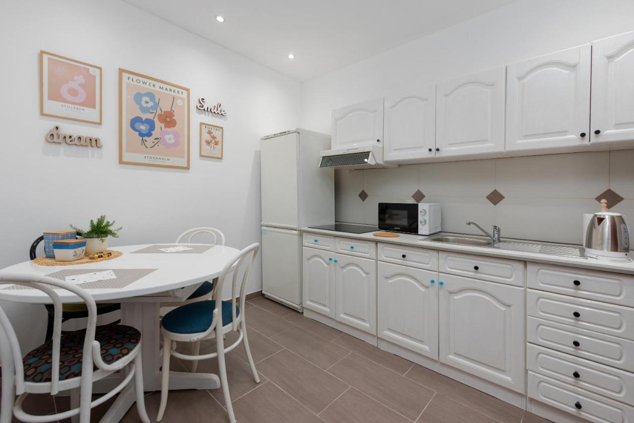Studio Apartment Lu Rupa Bagian luar foto